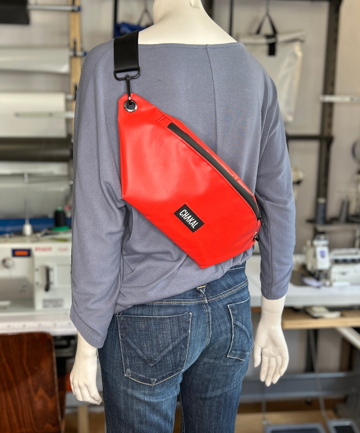 BA04H - 3016 Crossbody Korallenrot