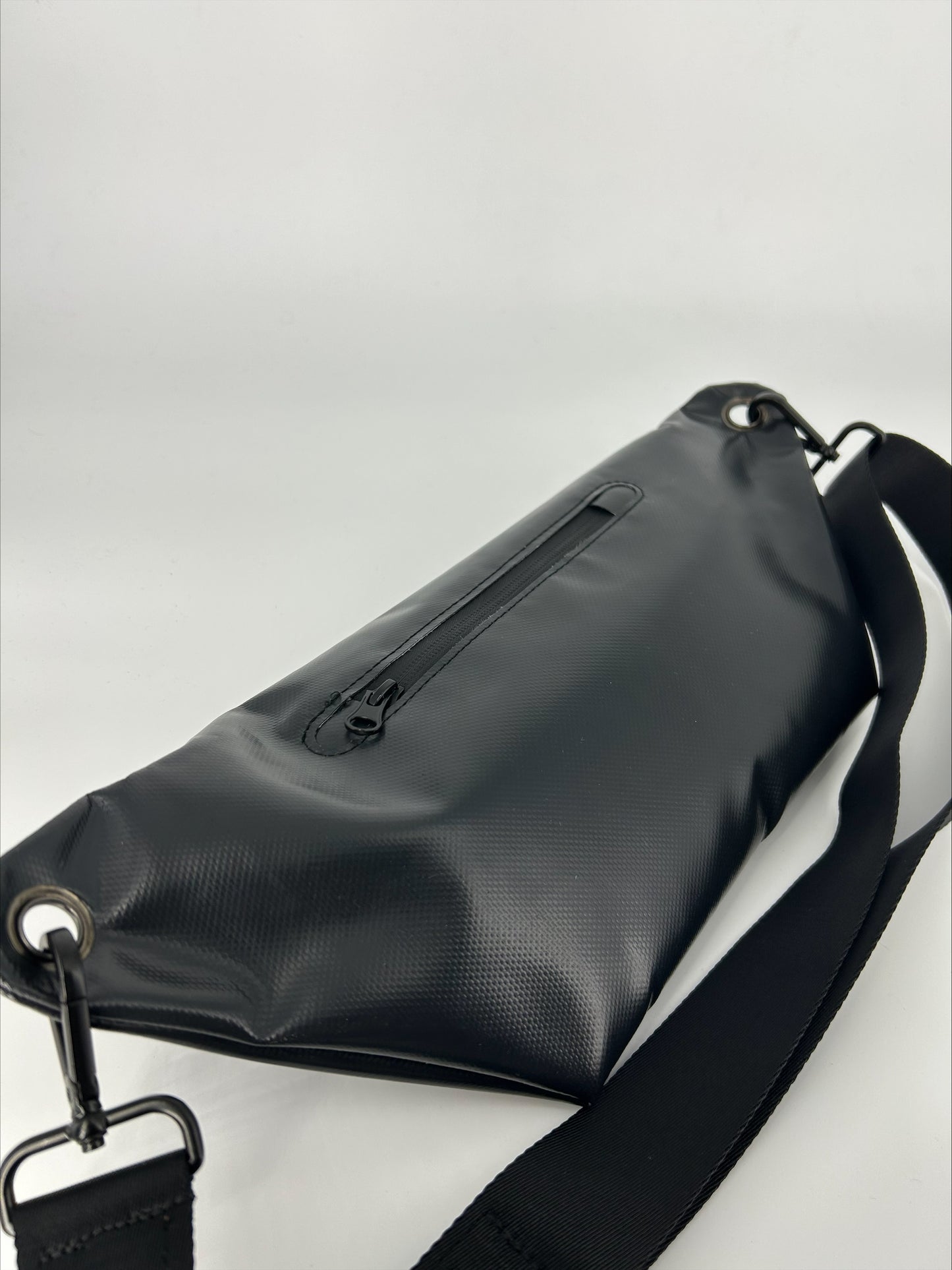 BA04H - 7999 Crossbody Schwarz