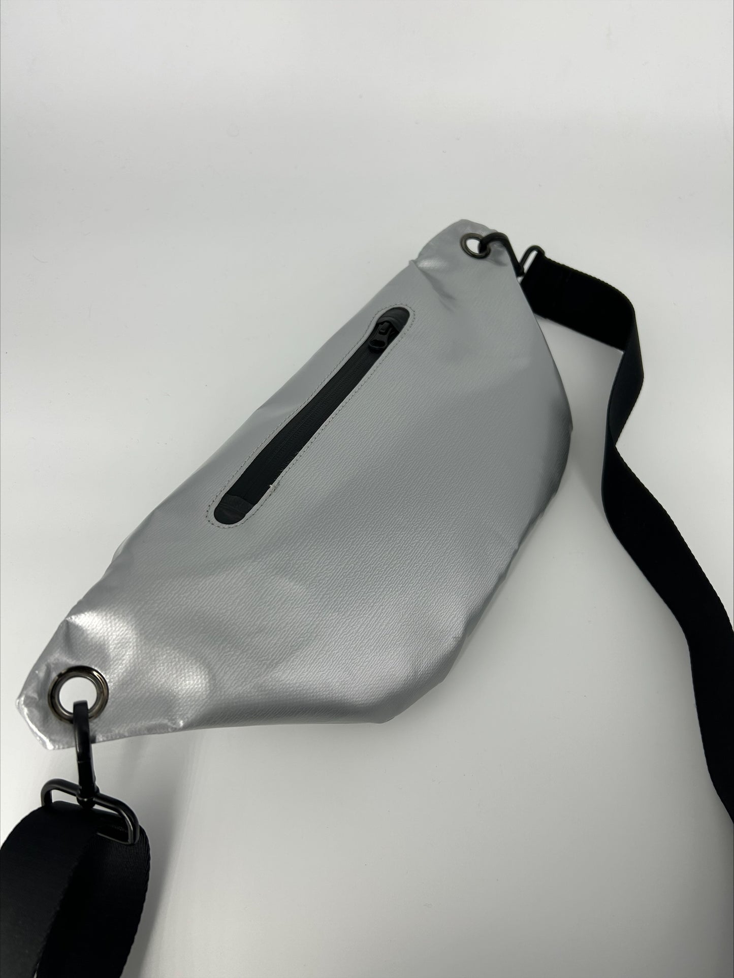BA04H - 7500 Crossbody Silber